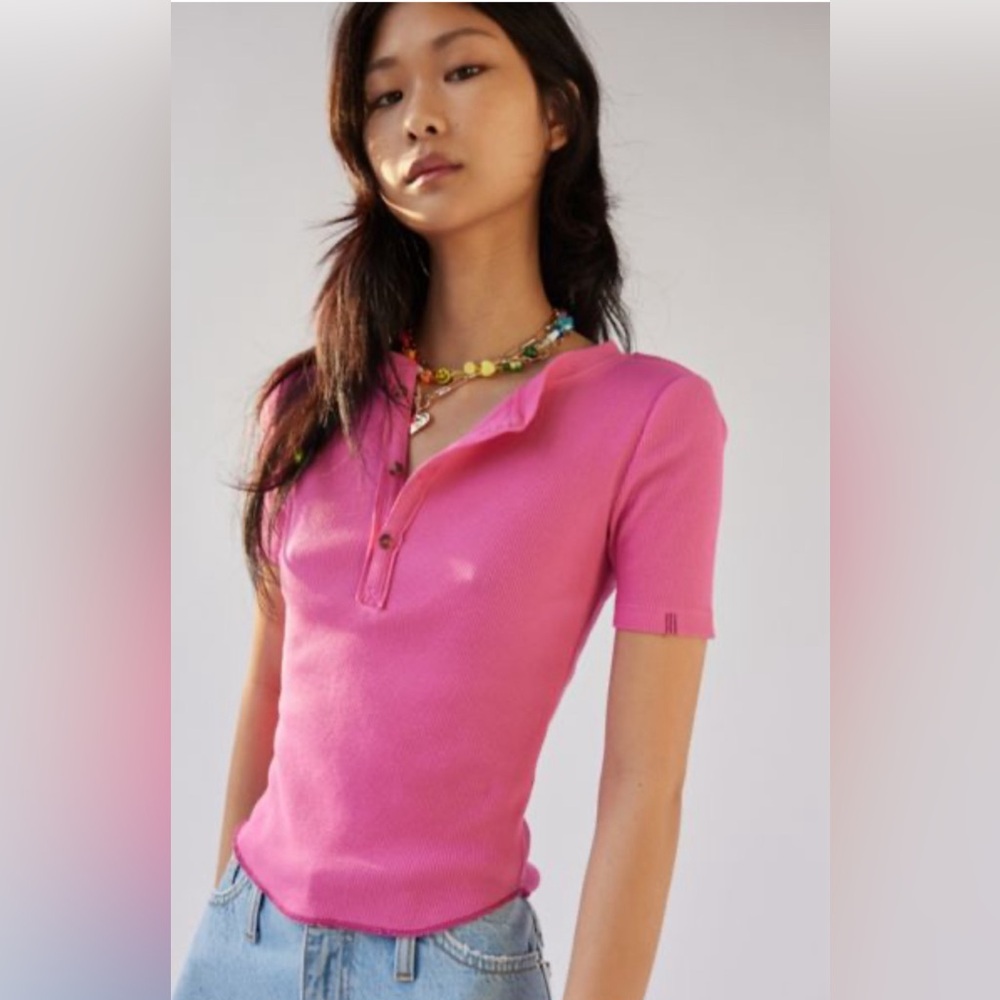 Urban Outfitters Pink Henley Tee in Size Medium